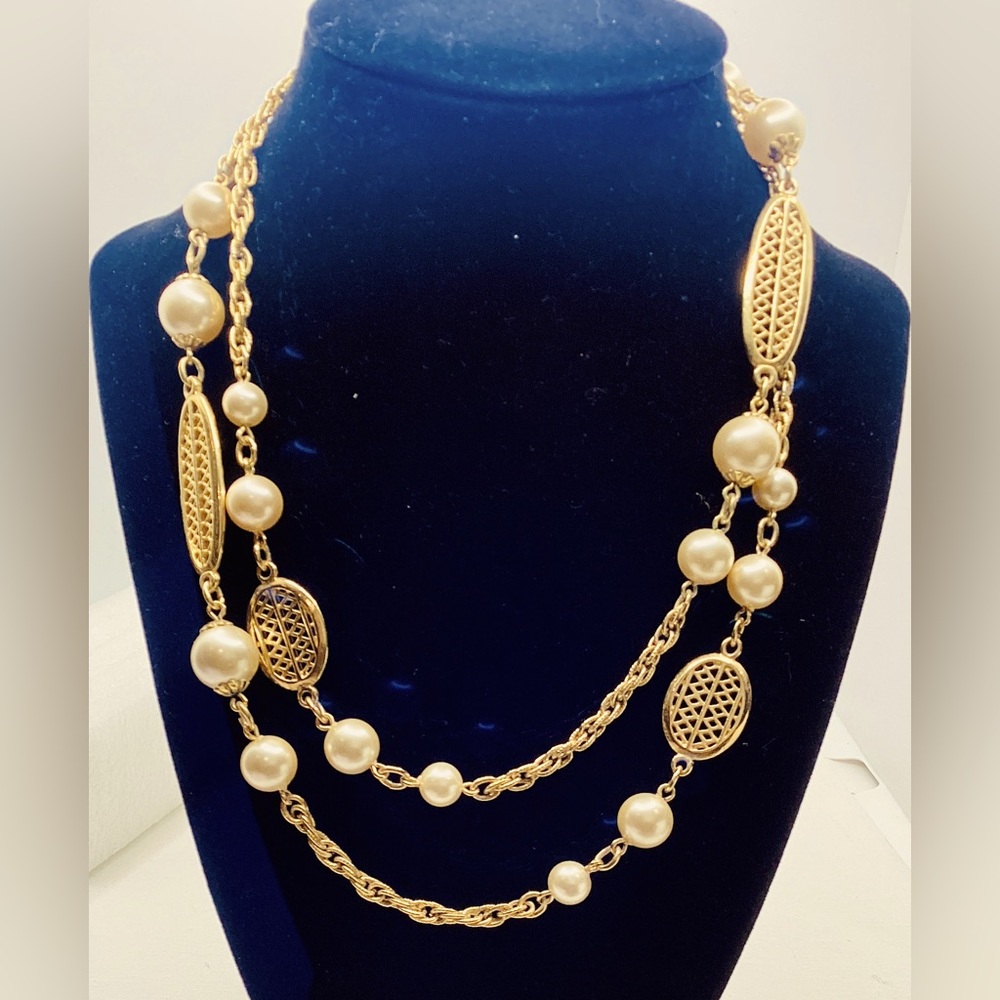 Vintage Trifari Hang Tag Necklace